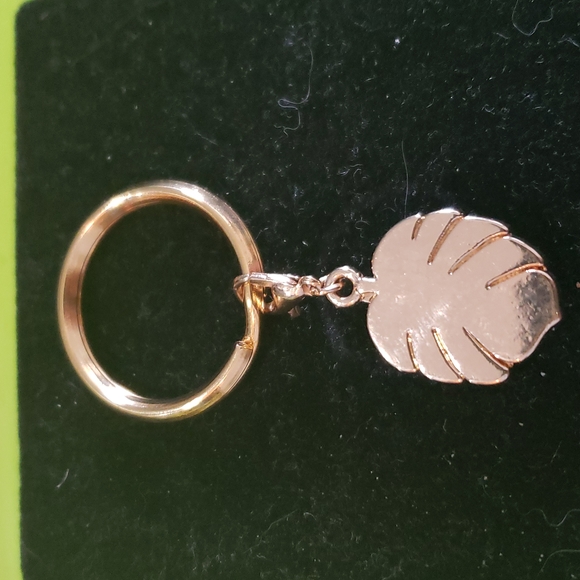 Leaf Keyring - Picture 2 of 4